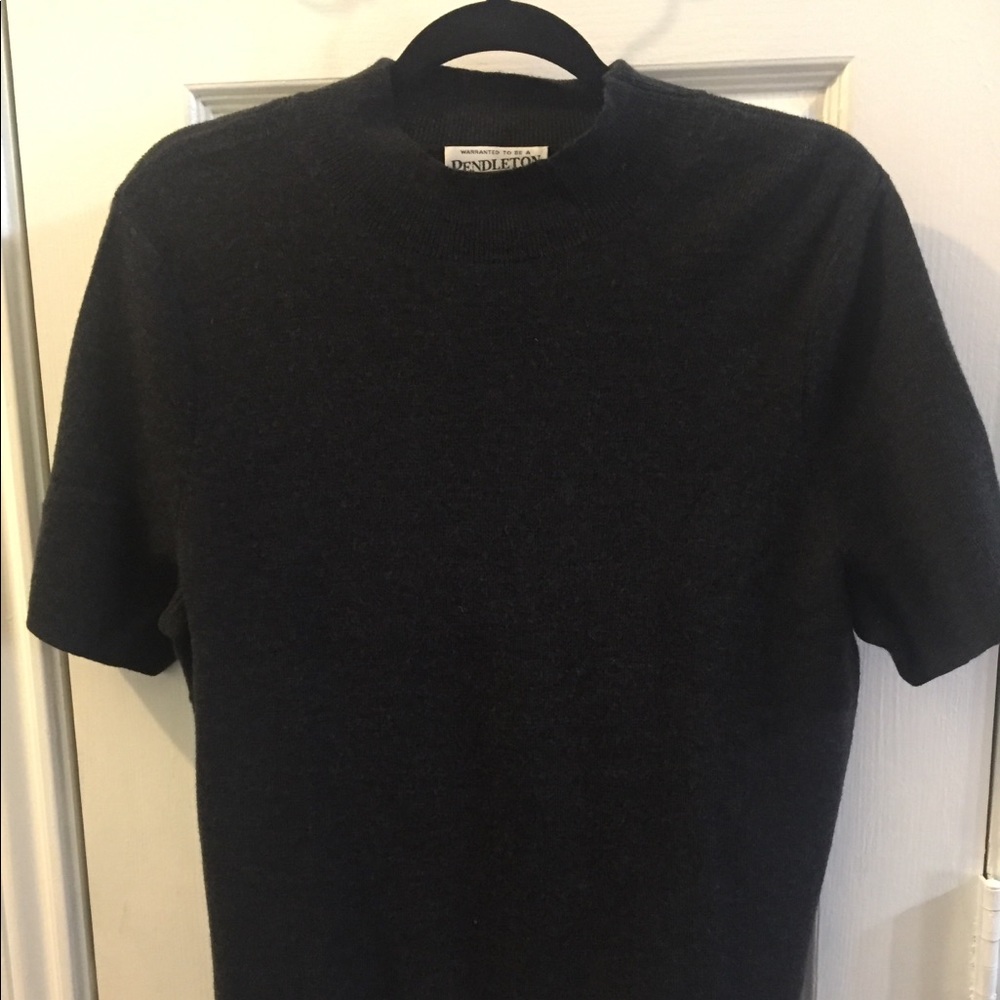 Black wool mock turtle sweater 44 in diam at bust